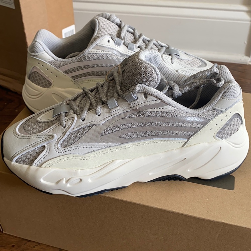 Yeezy 700 static
